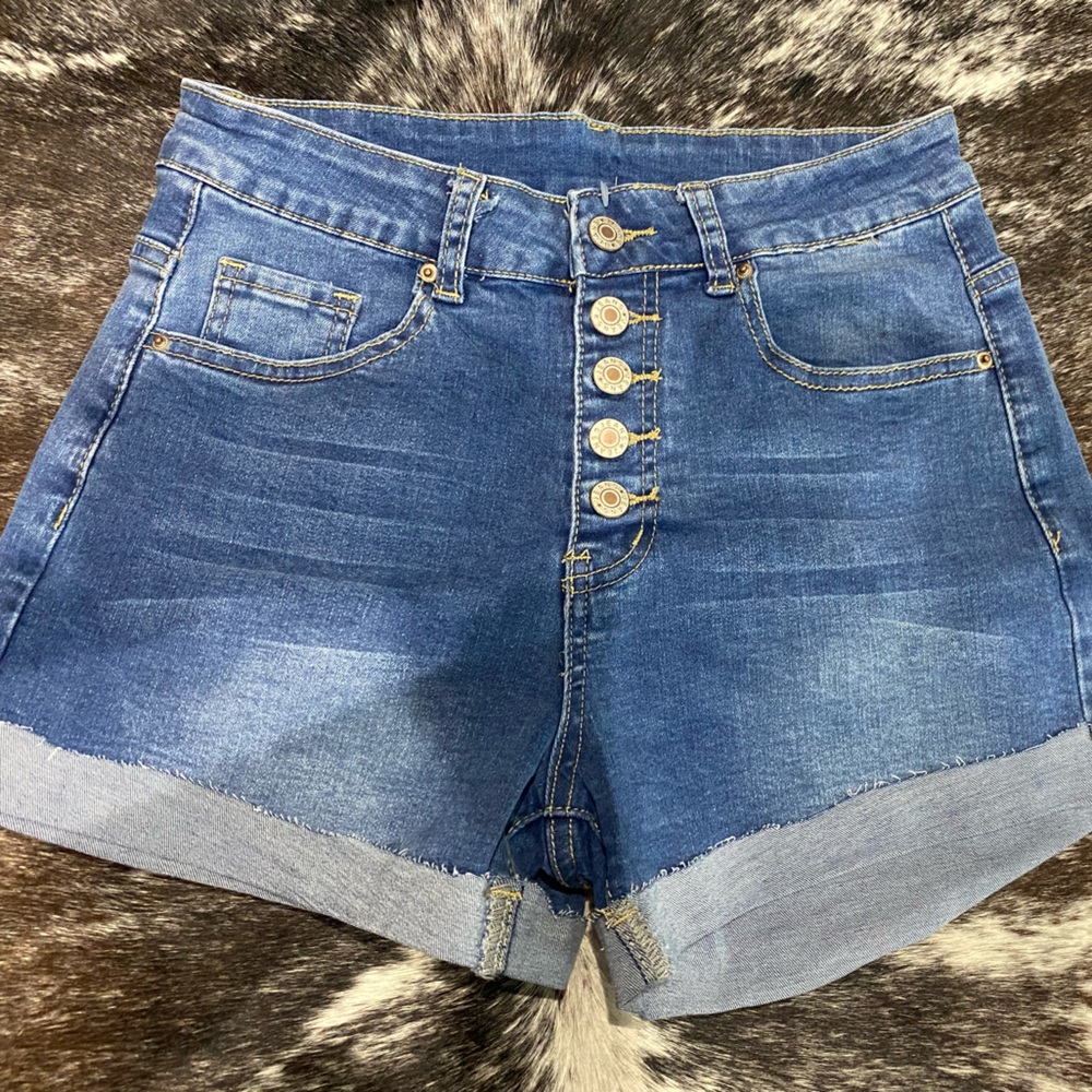 Women’s Shorts button fly size small new never worn